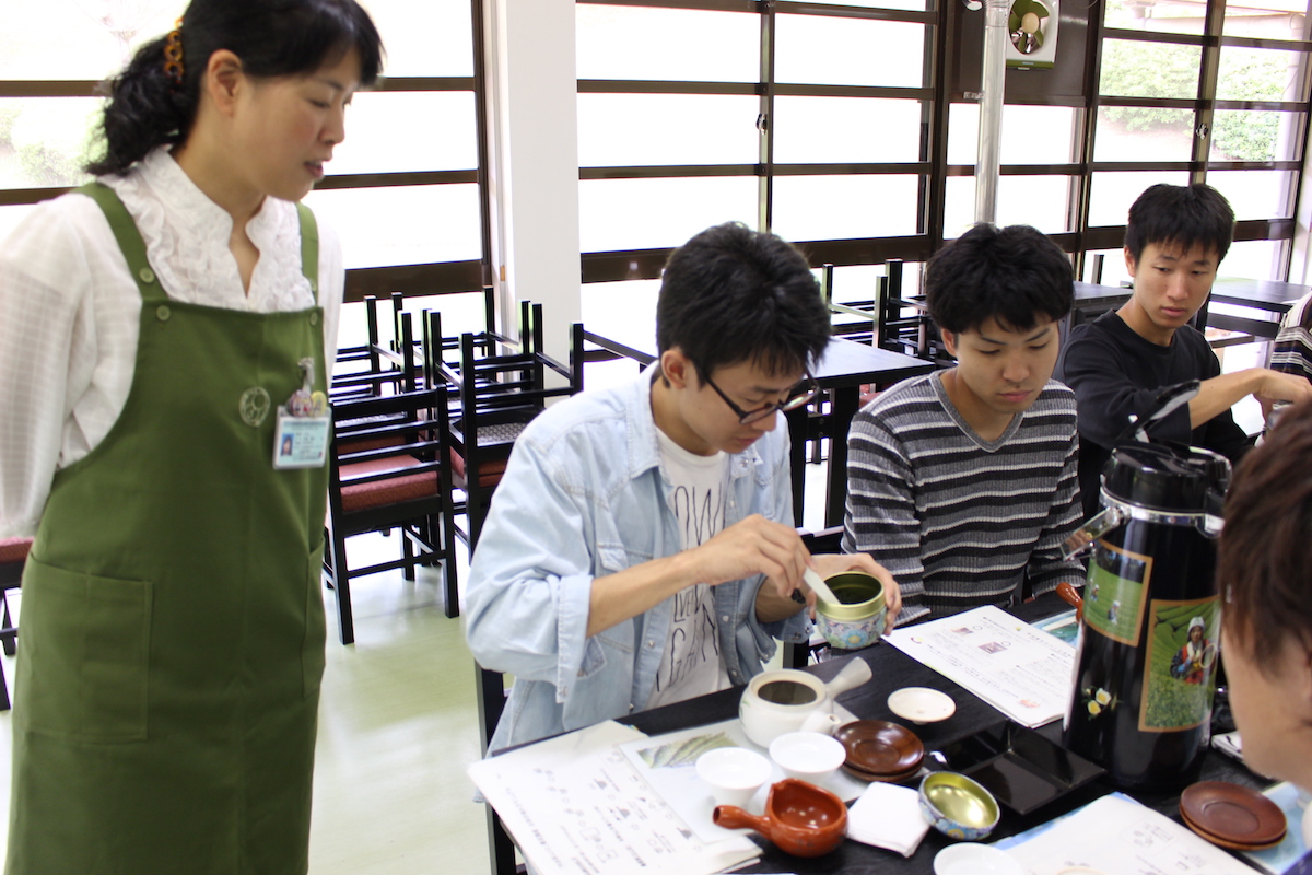 お茶で有名な京都府和束町で地域おこしに取り組む方々との交流をしてきました。